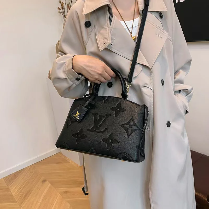 LV Hand Bag (8)